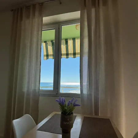 Apartamento Beachfront Shëngjin